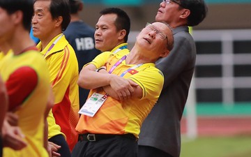 HLV Park Hang-seo lặng người sau loạt sút penalty cân não giữa Việt Nam và UAE