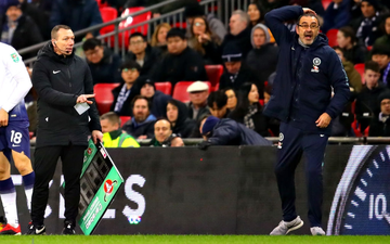 Bại trận tức tưởi trước Tottenham, HLV Sarri tuyên bố trọng tài nước Anh không đủ trình dùng VAR