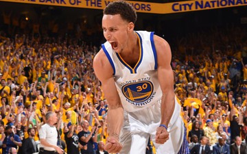 Stephen Curry xô đổ kỷ lục về tiền lương trong một mùa giải tại NBA