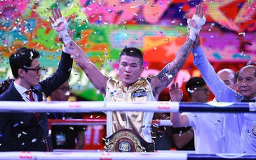 Xúc động khoảnh khắc Trương Đình Hoàng chính thức đeo lên người chiếc đai lịch sử, làm rạng danh boxing Việt tới toàn thế giới