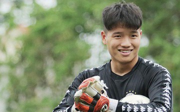 Hà Nội FC ký hợp đồng 3 năm với Phí Minh Long, vị trí của Bùi Tiến Dũng tiếp tục bỏ ngỏ