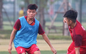 Tiền đạo điển trai Võ Nguyên Hoàng bị gạch tên khỏi U19 Việt Nam tham dự vòng loại U19 Châu Á