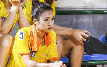 Hotgirl bóng đá Việt thất thần sau khi đội nhà để tuột mất huy chương tại giải nữ VĐQG