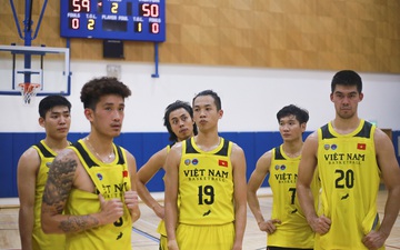 Đội tuyển bóng rổ Việt Nam thua đậm Thái Lan trong trận đấu giao hữu trước thềm SEA Games 30