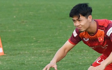 Đồng đội tuyển Việt Nam chia sẻ về Công Phượng: "Cậu ấy đang tạm thời mất cảm giác thi đấu"
