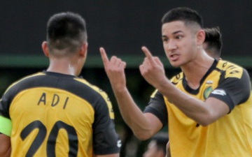 Tiền đạo "hoàng tử" Faiq Bolkiah tranh cãi với đội trưởng U22 Brunei khi chứng kiến đội nhà thua chóng vánh trước Việt Nam