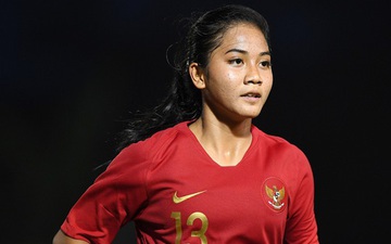 "Đóa hoa" duy nhất của tuyển nữ Indonesia tỏa sáng giữa rừng "chiến binh" trong trận đấu với tuyển Việt Nam tại SEA Games 30