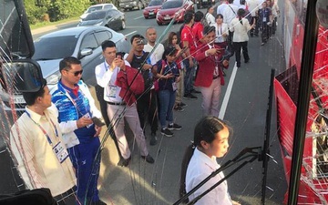 Xe chở VĐV Việt Nam gặp tai nạn trên đường đến dự lễ khai mạc SEA Games 30