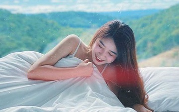 Nhung Bum đăng ảnh quyến rũ với váy ngủ, fan lập tức soi ra Văn Toàn chính là "nhiếp ảnh gia"