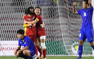 Thua liên tiếp ở 2 trận chung kết SEA Games, HLV Thái Lan vẫn nói cứng: "Tuyển nữ Việt Nam không mạnh hơn chúng tôi"