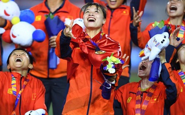 Đội tuyển nữ Việt Nam được thưởng hơn 10 tỷ đồng cùng nhiều hiện vật sau khi giành huy chương vàng SEA Games 30