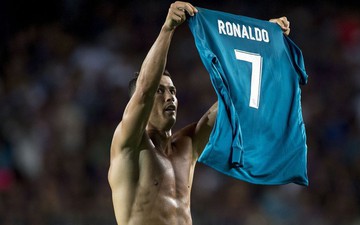 Thất bại tan nát, Real lại nhớ về Ronaldo