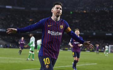 Messi lập hat-trick siêu phẩm và phản ứng không ngờ từ các cổ động viên đối phương