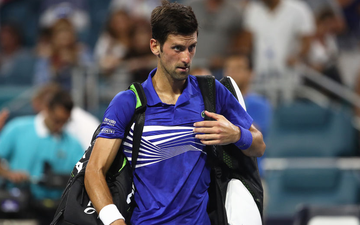 Gặp phải "khắc tinh", Djokovic thua sốc ở vòng 4 Miami Open