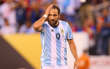 Ngôi sao bị coi là "quả tạ" khiến Messi không thể giành danh hiệu với Argentina chính thức từ giã đội tuyển