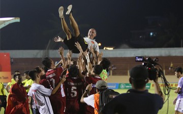 HLV Graechen nói U19 Việt Nam đã có chiến thắng may mắn trước người Thái