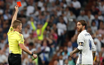 Cộng đồng mạng hả hê khi Sergio Ramos phải ngồi nhìn đồng đội thua thảm vì cố tình tẩy thẻ