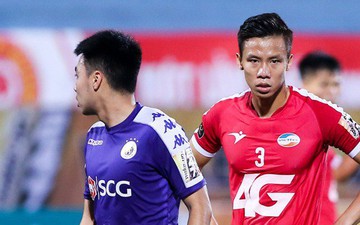 HLV Hà Nội FC: "Quế Ngọc Hải xứng đáng nhận thẻ đỏ với 4 vết giày đinh hằn trên ống đồng Văn Kiên"