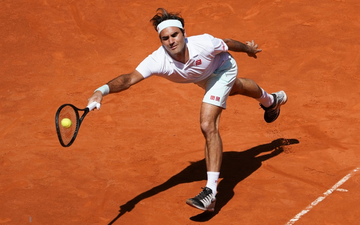 Federer "hút chết" trước khi cán mốc 1.200 trận thắng