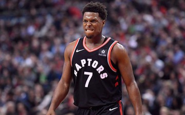 Kyle Lowry thi đấu dưới phong độ trong ngày bị Ben Simmons hỏi thăm hạ bộ