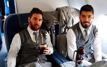 Dàn sao Barcelona diện vest lịch lãm bay sang Liverpool