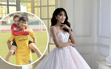 Bạn gái tin đồn của Phan Văn Đức diện váy cưới, thả thính siêu ngọt ngào: "Anh muốn về nhà với em không?"