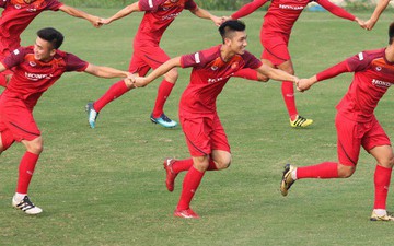 U23 Việt Nam cười thả ga với bài tập thú vị của ban huấn luyện