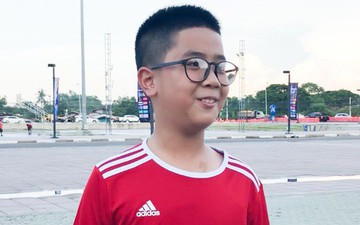 Fan nhí người Việt tại Lào chuẩn bị kế hoạch xin chữ ký Quang Hải tại King's Cup trước 1 tháng