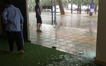 Sự cố khiến tất cả ngỡ ngàng trong ngày thành phố Việt Trì mưa lớn trước thềm trận đâu giữa U23 Việt Nam và U23 Myanmar
