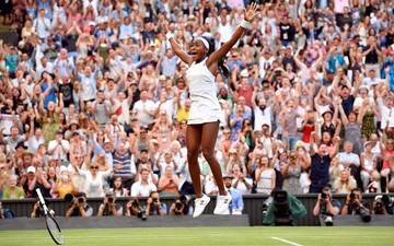 Chuyện cổ tích tiếp tục được viết ở Wimbledon: Nữ tay vợt 15 tuổi thoát thua ngoạn mục