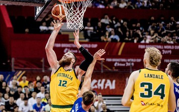 Dội cơn mưa 3 điểm ở hiệp 3, Úc vượt qua Cộng hòa Czech để tiến vào bán kết FIBA World Cup 2019