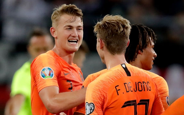 Vòng loại Euro 2020: Trung vệ điển trai bậc nhất thế giới mắc sai lầm siêu ngớ ngẩn, Hà Lan vẫn khiến Đức nhận thất bại đau đớn chưa từng có trong lịch sử