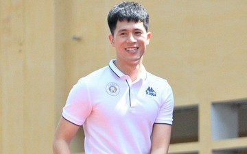 Cầu thủ Hà Nội FC về trường trung học truyền cảm hứng cho học sinh