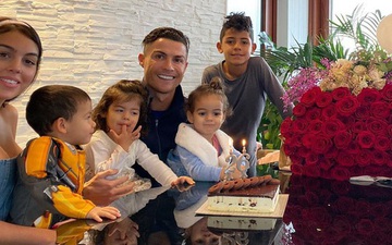 Georgina nhận một "núi hoa" từ Ronaldo trong ngày sinh nhật, lại còn được mẹ của CR7 có hành động ưu ái hơn hẳn cô "người cũ" Irina Shayk