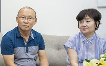 HLV Park Hang-seo kể lại kỷ niệm nhỏ, ý nghĩa lớn của vợ: "Bà ấy sợ tôi không sang Việt Nam, đích thân lái xe chở tôi đến buổi đàm phán lịch sử"