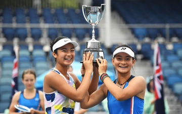 Cặp nữ tay vợt tuổi teen Đông Nam Á vô địch Australian Open: Người mới 14 tuổi là trò của Nadal, người còn lại từng thua tay vợt Việt Nam ở SEA Games 30 