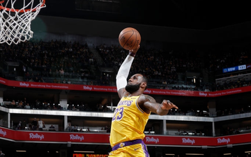 Los Angeles Lakers thắng dễ Sacramento Kings, vững chắc ngôi vị nhất bảng xếp hạng miền Tây
