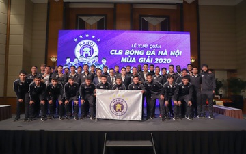 Dàn cầu thủ Hà Nội FC tươi rói dự lễ xuất quân mùa giải 2020