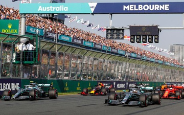 Tin xấu tiếp tục đến với Giải đua xe F1: Chặng Australia nguy cơ hoãn, nghi vấn dòng chữ "Stop F1" xuất hiện trên bầu trời để phản đối