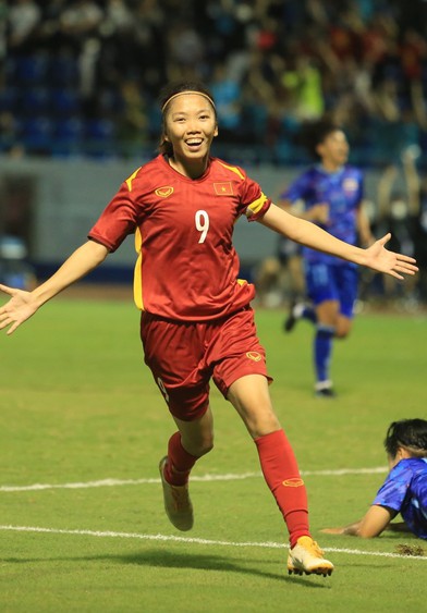 Huỳnh Như ghi bàn đẳng cấp giúp ĐT nữ Việt Nam đánh bại Thái Lan, vô địch SEA Games 31