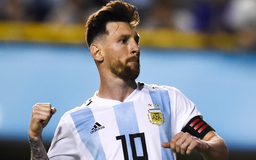 Messi lập hat-trick, Argentina khởi động World Cup bằng chiến thắng 4 sao