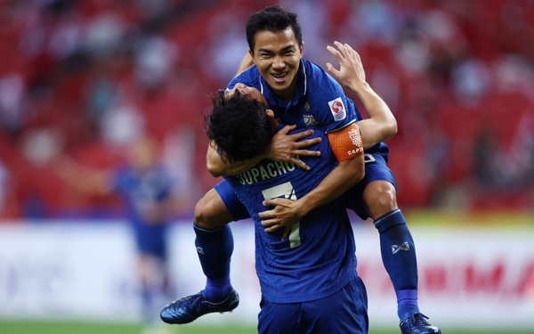 Chanathip lập cú đúp, Thái Lan đá cho Indonesia "bỏ luôn" trận chung kết lượt về AFF Cup