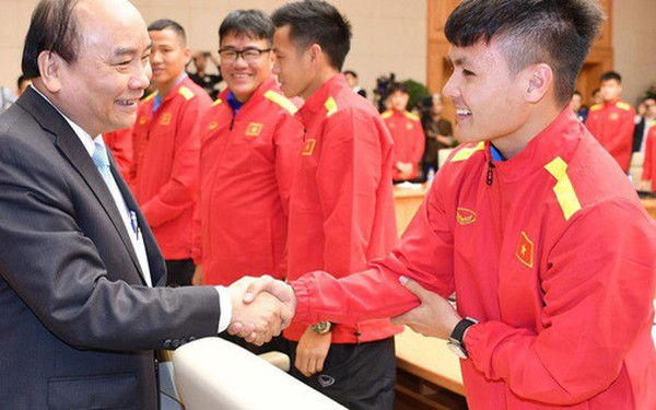 Thủ tướng Chính phủ gặp mặt, khen thưởng Đội tuyển Việt Nam