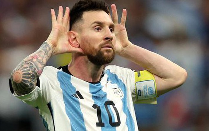 ăn mừng, Lionel Messi Hình ảnh Lionel Messi ăn mừng sẽ khiến bạn cảm thấy phấn khích và hào hứng. Với tài năng bẩm sinh và khả năng dẫn bóng siêu đẳng, Messi luôn là niềm tự hào của người Argentina. Hãy cùng đến với chúng tôi và xem Lionel Messi ăn mừng sau một pha lập công xuất sắc.